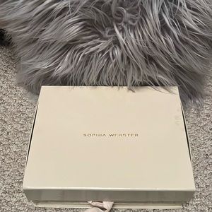 Let’s your shoes do the talking